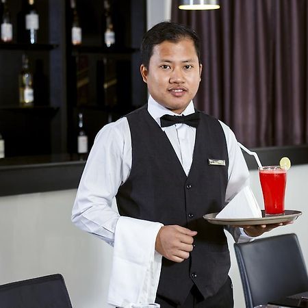 Hotel Esta Янгон Экстерьер фото