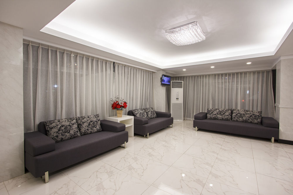 Hotel Esta Янгон Экстерьер фото