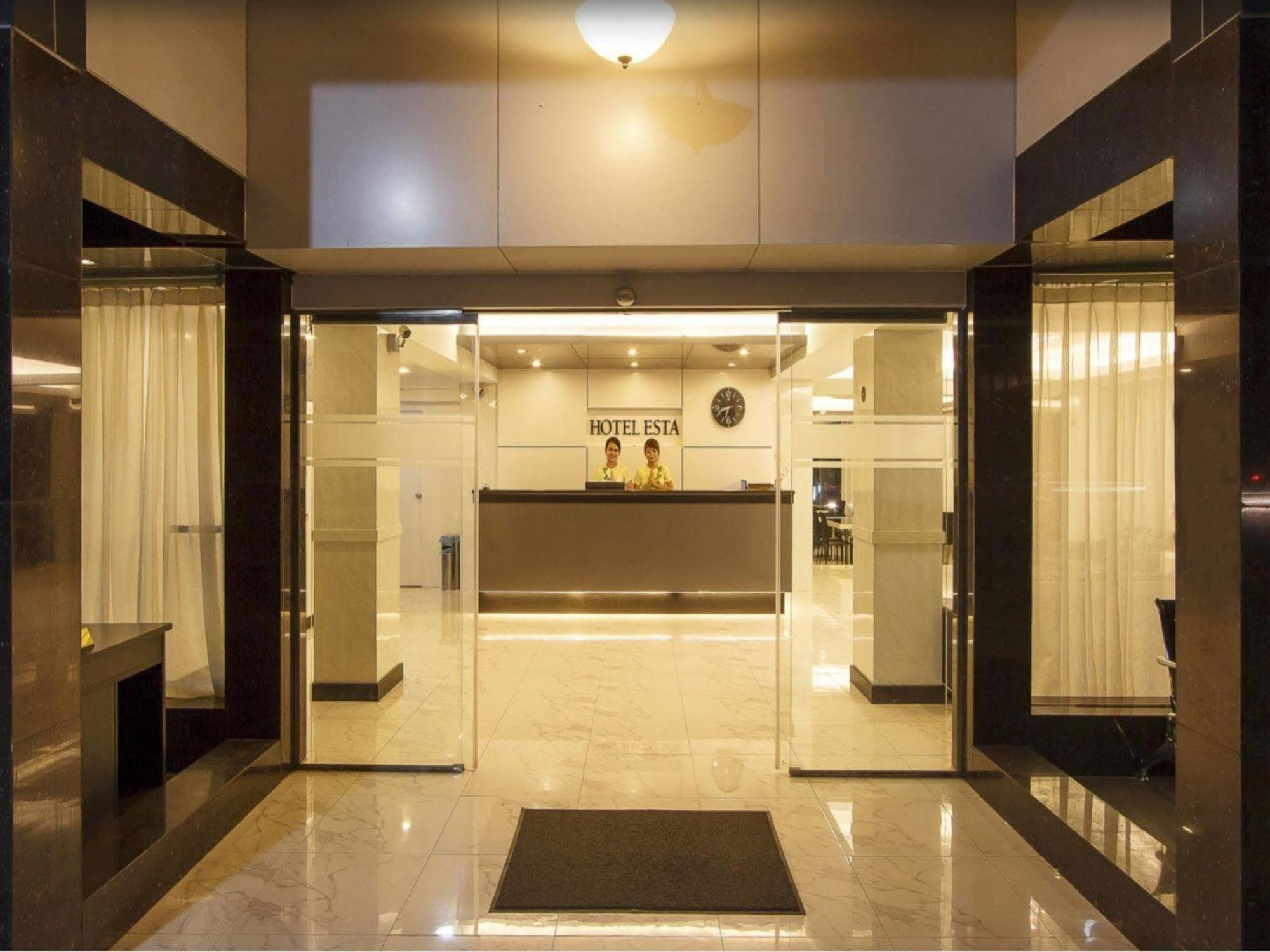 Hotel Esta Янгон Экстерьер фото